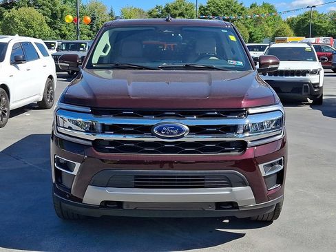 Used 2024 Ford Expedition Limited AWD/4WD image 2