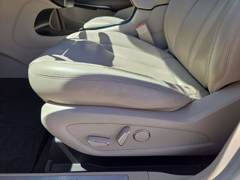 Used 2017 Lincoln MKC Select w/ Select Plus Package FWD image 17