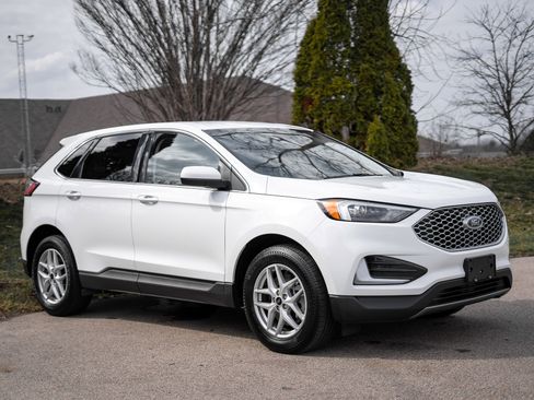 Used 2024 Ford Edge SEL image 3
