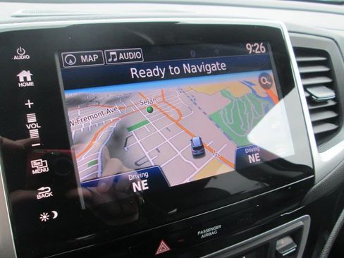 Used 2018 Honda Pilot Touring image 21