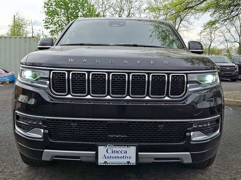 Used 2024 Jeep Wagoneer L Series II w/ Flexible Seating Group AWD/4WD image 5