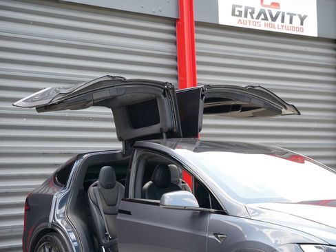 Used 2023 Tesla Model X AWD/4WD image 6