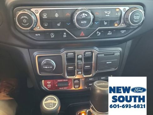 Used 2023 Jeep Gladiator Rubicon w/ LED Lighting Group image 22