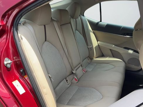 Used 2018 Toyota Camry LE FWD image 21