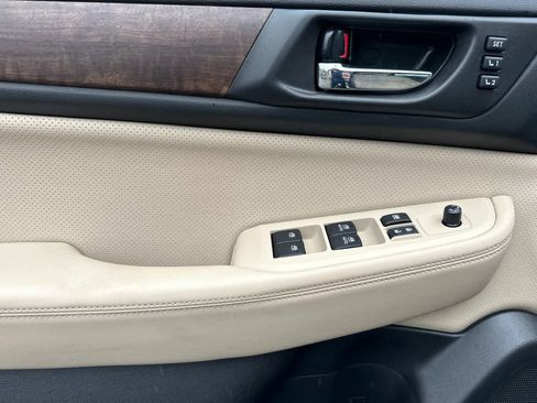 Used 2017 Subaru Outback 3.6R Limited image 12