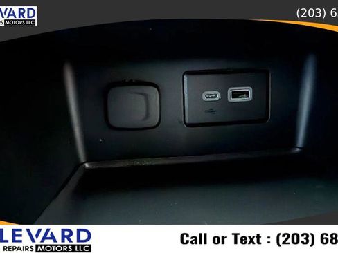 Used 2021 GMC Acadia SLE w/ Driver Convenience Package image 18