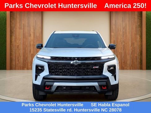 New 2026 Chevrolet Traverse Z71 w/ Enhanced Driving Package AWD/4WD image 2