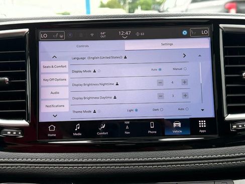 Used 2024 Chrysler Pacifica Limited FWD image 46