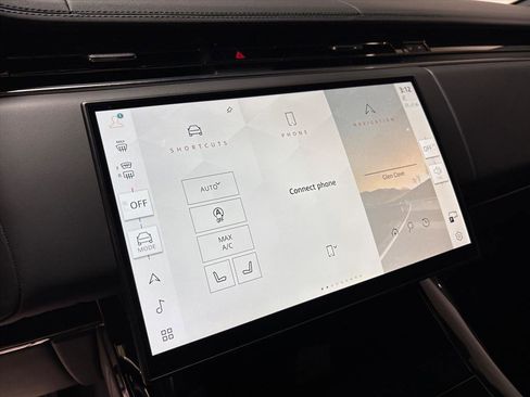 Used 2025 Land Rover Range Rover Sport SE image 16