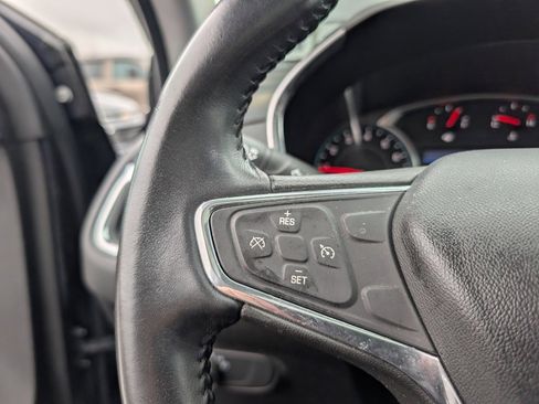 Used 2019 Chevrolet Equinox LT w/ Sun & Navigation Package image 11