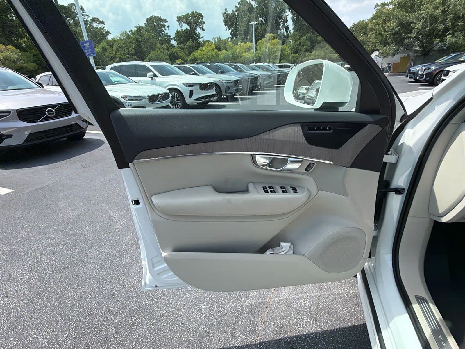 Certified 2023 Volvo XC90 B6 Plus w/ Protection Package Premier AWD/4WD image 60