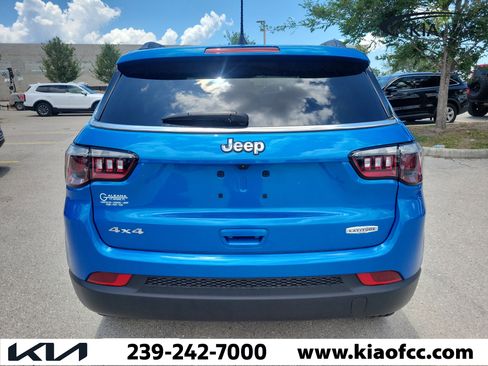 Used 2025 Jeep Compass Latitude AWD/4WD image 8