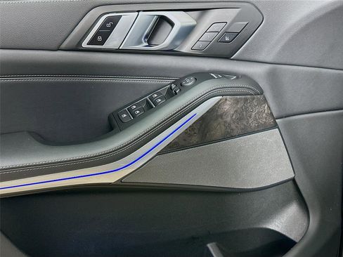 Certified 2023 BMW X5 M50i w/ Executive Package image 18