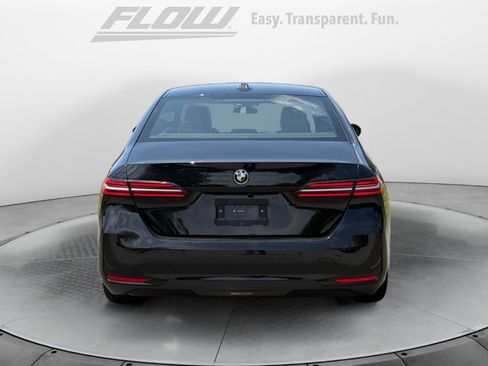 Used 2025 BMW 530i xDrive w/ Premium Package AWD/4WD image 8