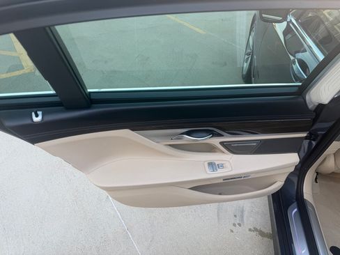 Used 2016 BMW 750i xDrive AWD/4WD image 14