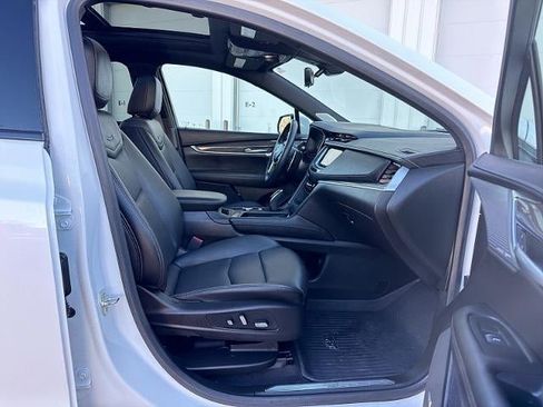 Used 2024 Cadillac XT5 Sportv w/ Technology Package image 17