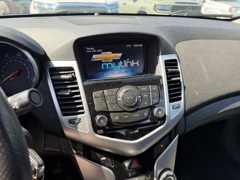 Used 2015 Chevrolet Cruze LT FWD image 9