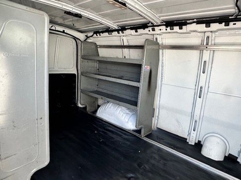 Used 2016 Chevrolet Express 2500 Express image 18