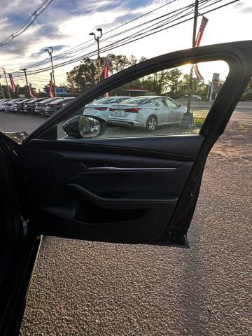 Used 2024 MAZDA MAZDA3 s FWD image 8