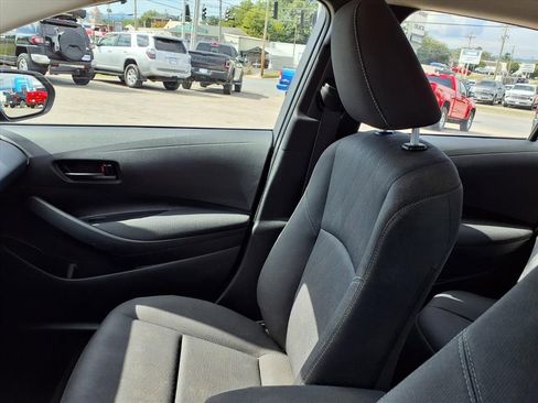 Used 2023 Toyota Corolla LE image 31