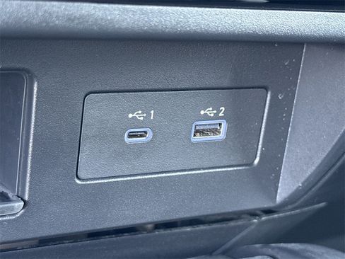 Certified 2024 Nissan Titan SV w/ SV Bronze Edition Package image 36