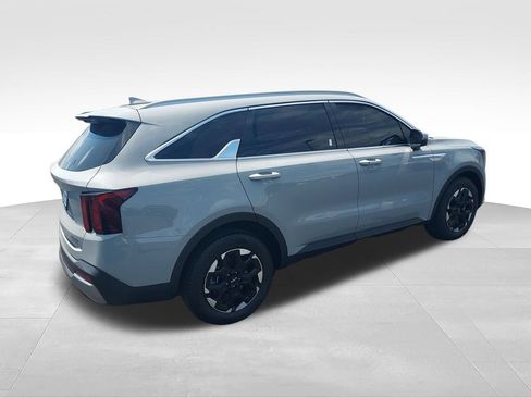 Used 2025 Kia Sorento S w/ Panoramic Sunroof Package FWD image 5