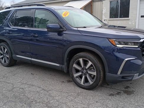 Used 2023 Honda Pilot Touring image 1