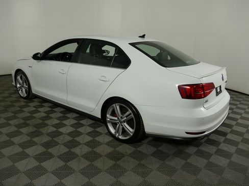 Used 2017 Volkswagen Jetta GLI image 5