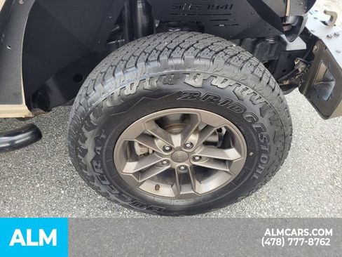 Used 2016 Jeep Wrangler Sahara image 11