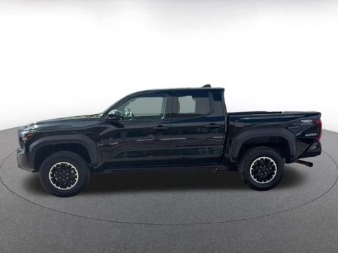 Used 2025 Toyota Tacoma TRD Off-Road AWD/4WD image 9