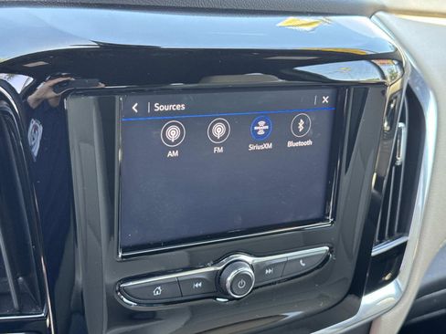 Used 2023 Chevrolet Traverse LS FWD image 14