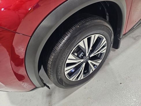 Used 2023 Nissan Rogue SV w/ SV Premium B Package image 30