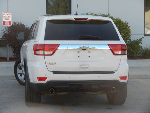 Used 2011 Jeep Grand Cherokee Laredo AWD/4WD image 15