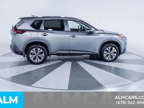 Used 2022 Nissan Rogue SV FWD image 11