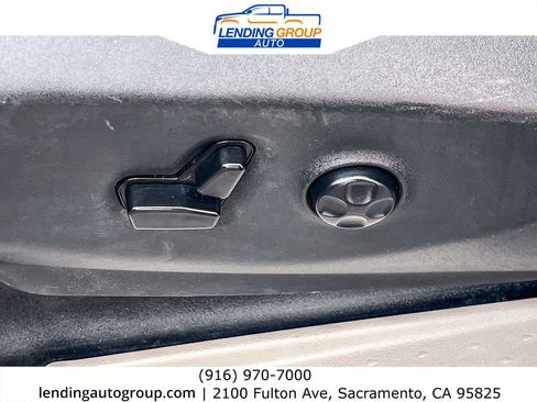 Used 2018 Chrysler Pacifica Touring-L image 20