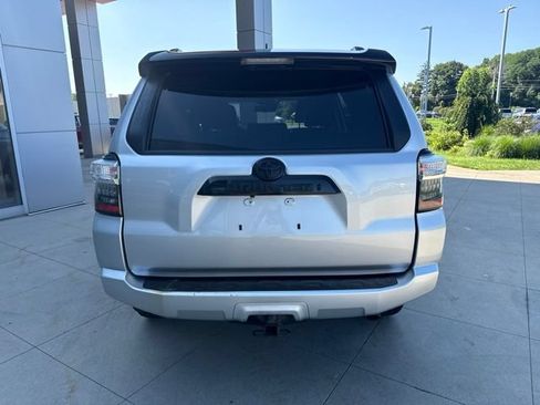 Used 2021 Toyota 4Runner Venture w/ Moonroof Package AWD/4WD image 6
