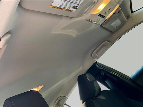 Used 2022 Toyota Corolla LE FWD image 14