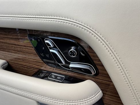 Used 2018 Land Rover Range Rover Autobiography image 30