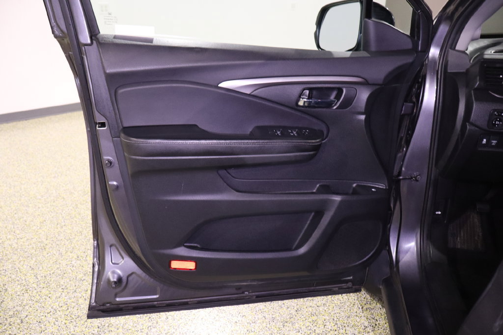 Used 2019 Honda Ridgeline RTL-T image 32