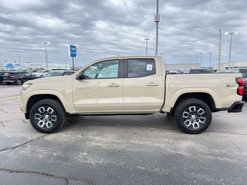 Used 2023 Chevrolet Colorado Z71 w/ Z71 Convenience Package 2 AWD/4WD image 6