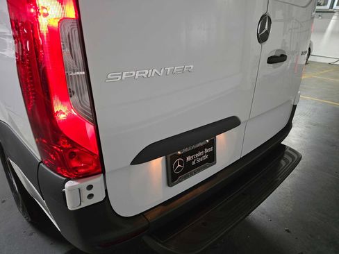 Used 2025 Mercedes-Benz Sprinter 2500 image 19