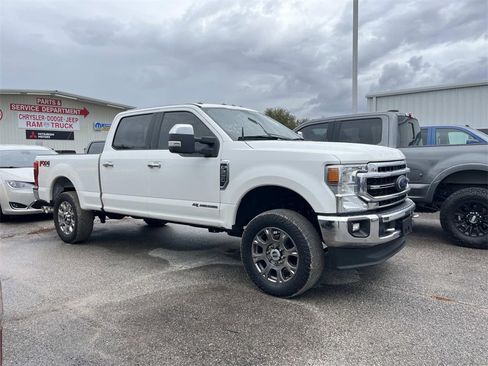 Used 2022 Ford F250 Lariat w/ Chrome Package image 4
