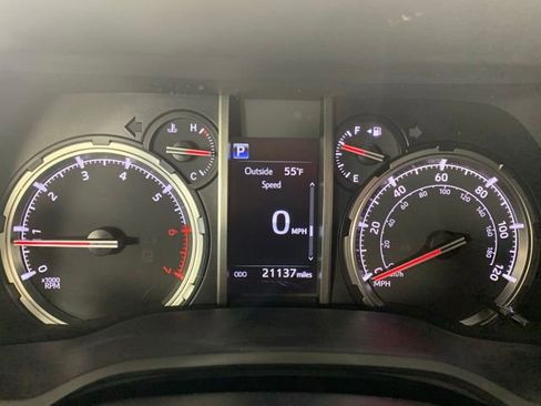 Used 2023 Toyota 4Runner TRD Off-Road Premium w/ Moonroof Package AWD/4WD image 21