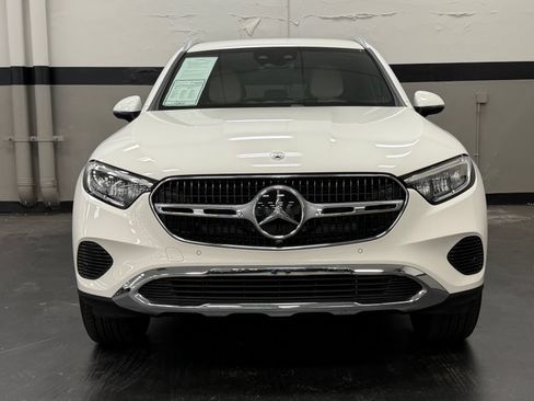 Certified 2025 Mercedes-Benz GLC 350e 4MATIC image 4