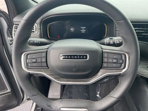 Used 2024 Jeep Wagoneer Series II w/ Flexible Seating Group image 20