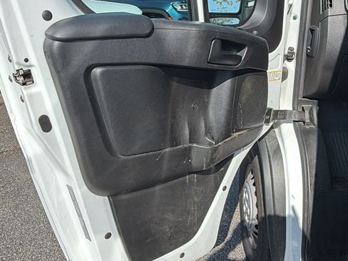 Used 2024 RAM ProMaster 2500 w/ Convenience Group FWD image 15