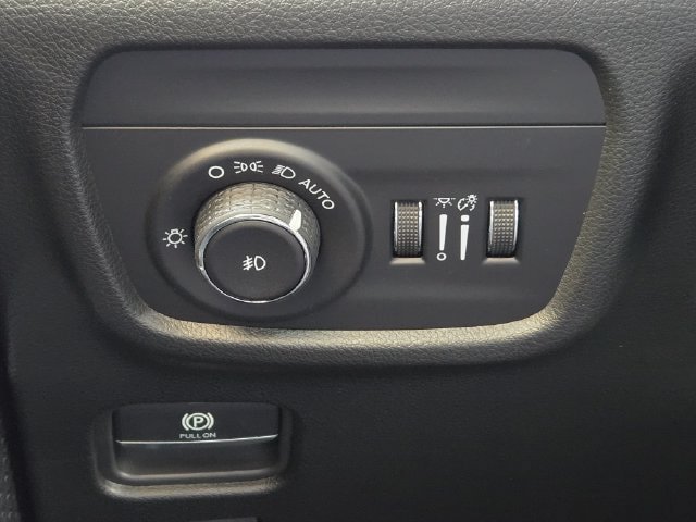 New 2027 Jeep Grand Cherokee Limited AWD/4WD image 16