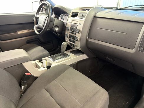 Used 2009 Ford Escape XLT image 25