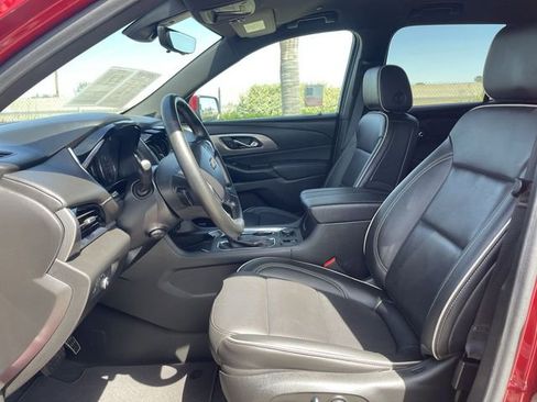 Used 2023 Chevrolet Traverse Premier image 19