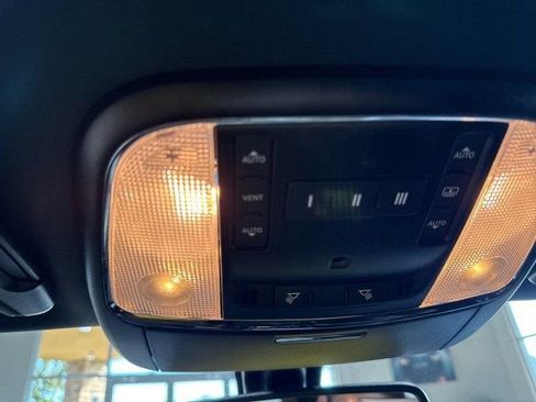 Used 2023 Chrysler 300 S image 23